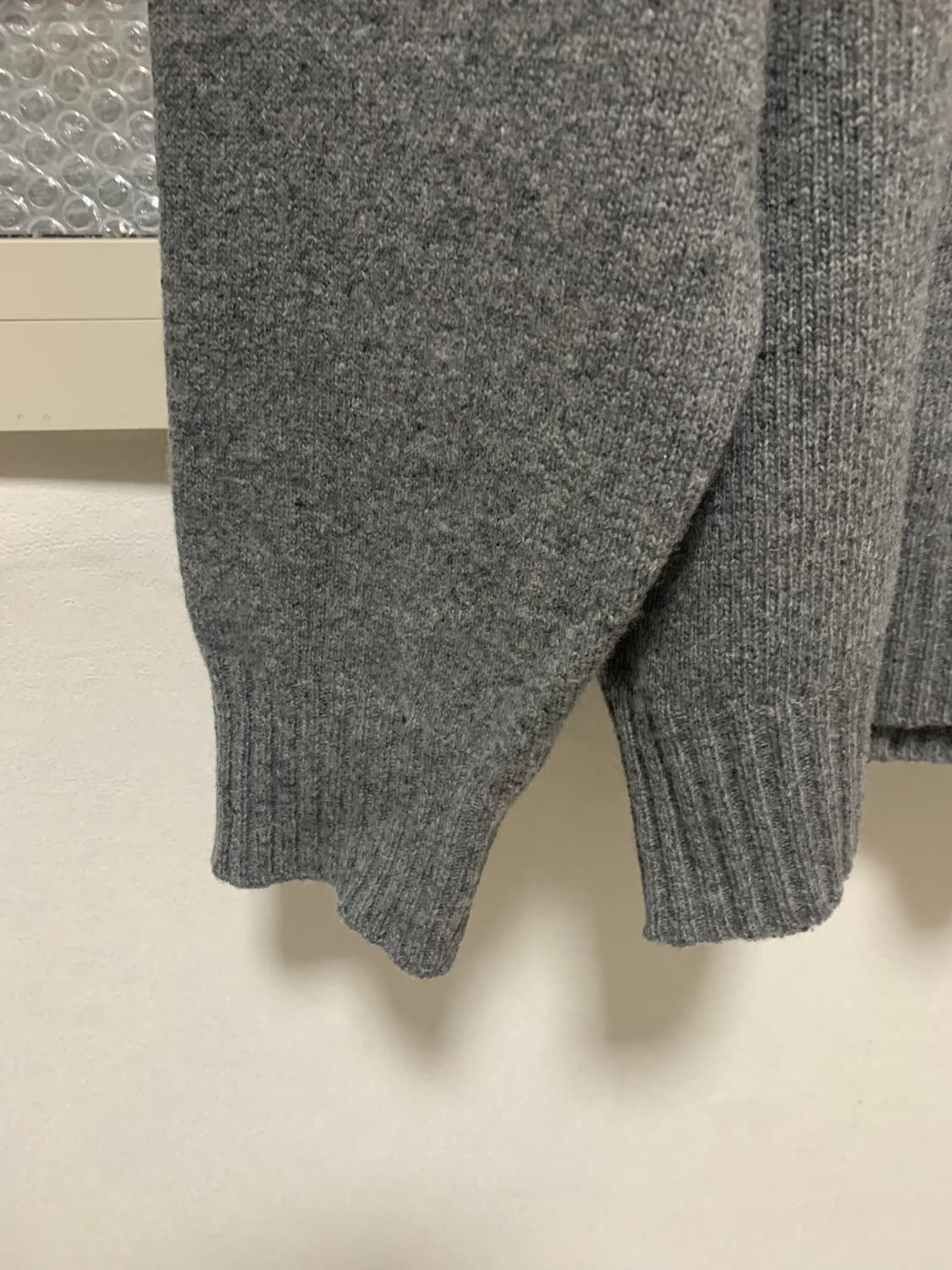 (L) 유니온블루 캐시미어 울 크루넥 니트 멜란지 그레이 상품이미지4