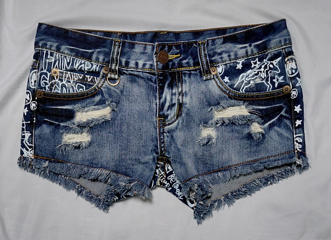 [26] CO&LU(코앤루) 그래피티 유니콘 커스텀 데님 쇼츠 상품이미지1