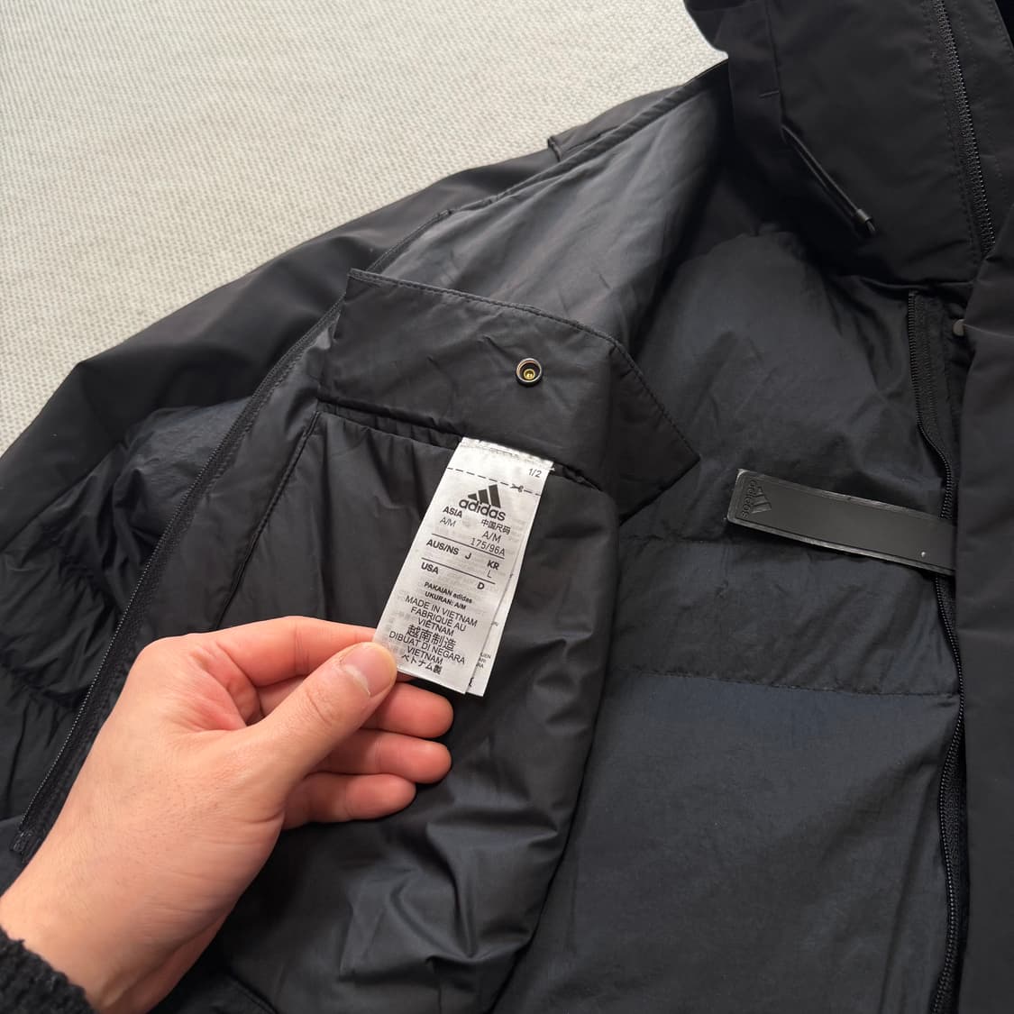 아디다스 x HUMAN RACE 롱패딩 (조끼 탈부착 가능) 상품이미지3
