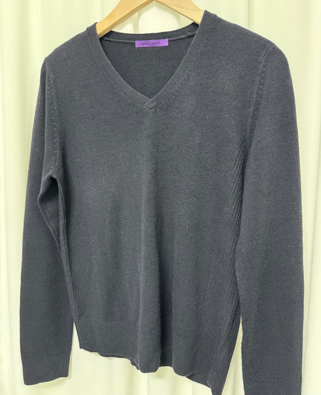 쉬즈미스 블랙 브이넥 니트 상품이미지8