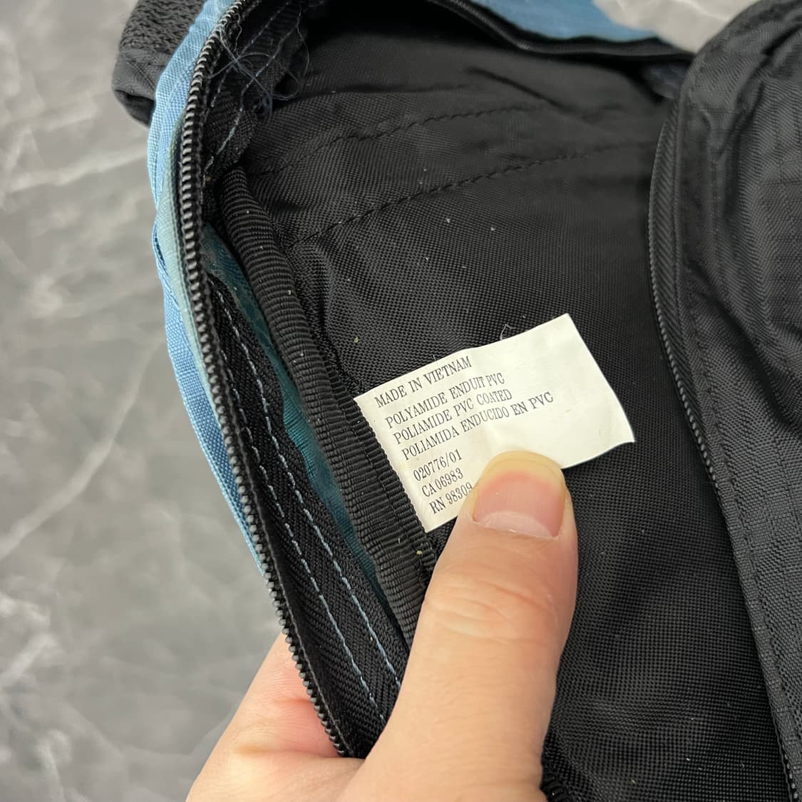 살로몬 로고 백팩 상품이미지5