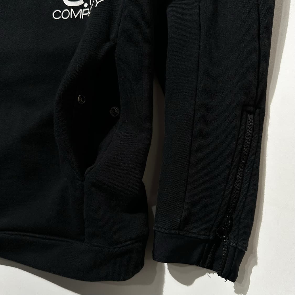 CP컴퍼니 사이드 렌즈 맨투맨 상품이미지7