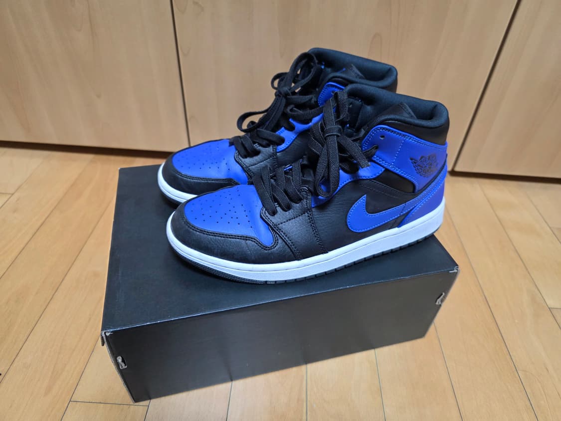 나이키 조던1 미드 블랙 하이퍼 로얄 260 상품이미지3