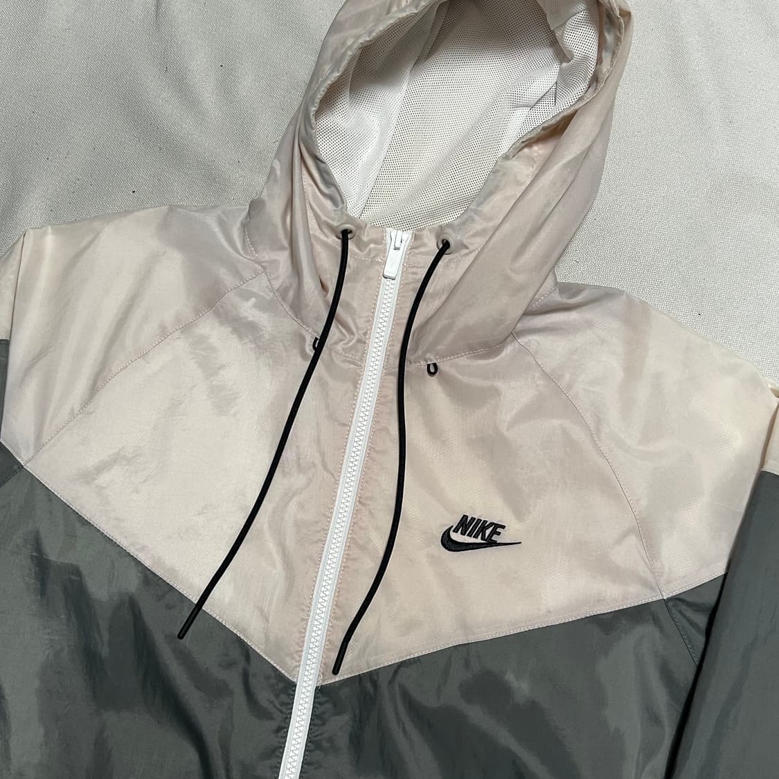 L 나이키 핑크 그레이 배색 후드 바람막이 상품이미지1