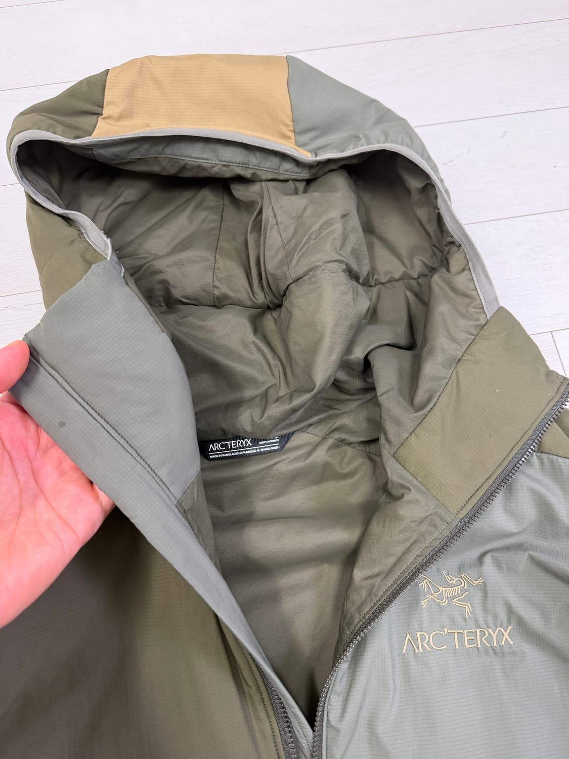 아크테릭스 아톰 포리지 M 사이즈  25년 4월 제조 상품  얼룩이 조금 상품이미지6