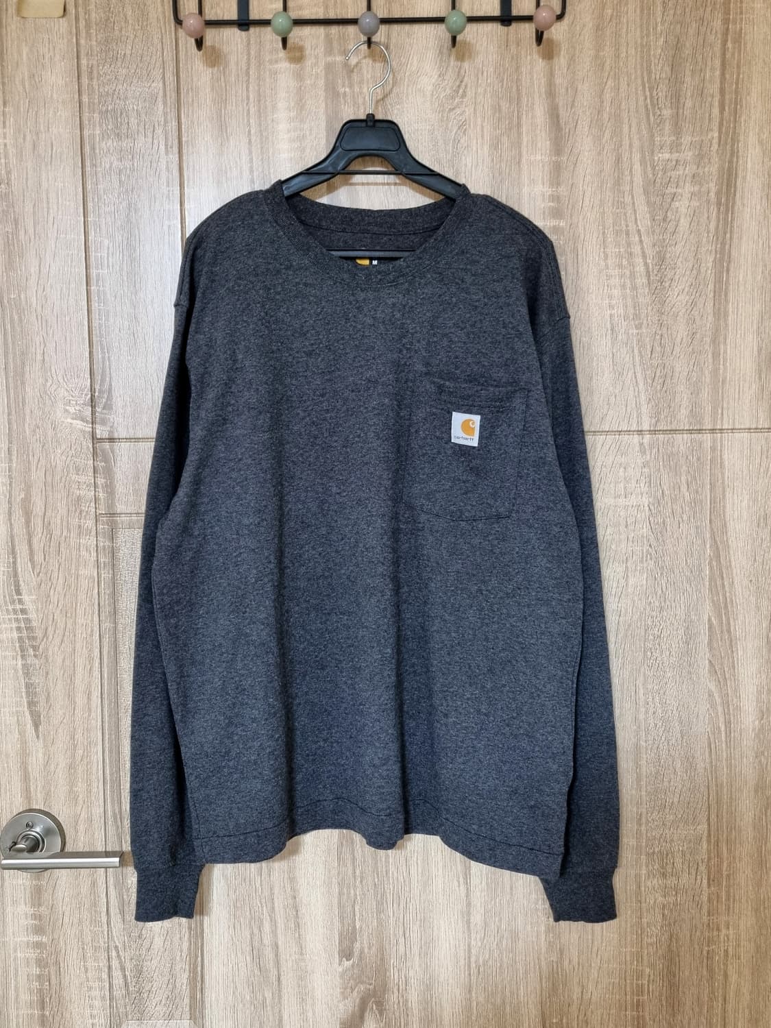 칼하트 포켓 긴팔 티셔츠 상품이미지1