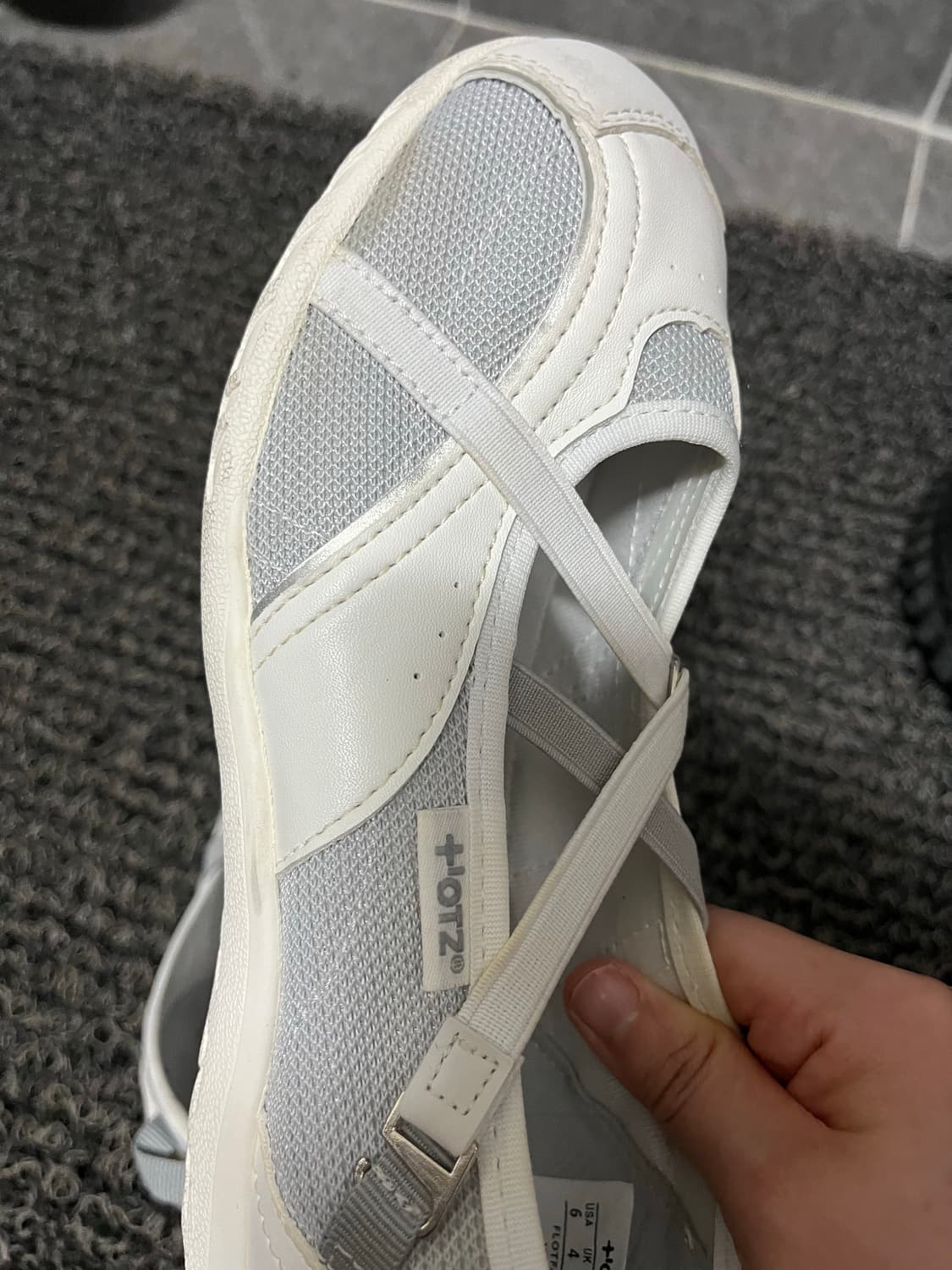 오찌 OTZ 로마리 밴딩 플랫 스니커즈 화이트 230 상품이미지5