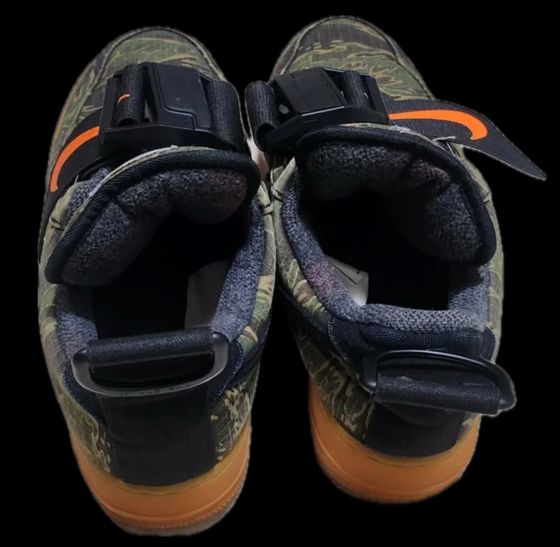 칼하트 윕 x 나이키 에어포스 유틸리티 카모 280 상품이미지2