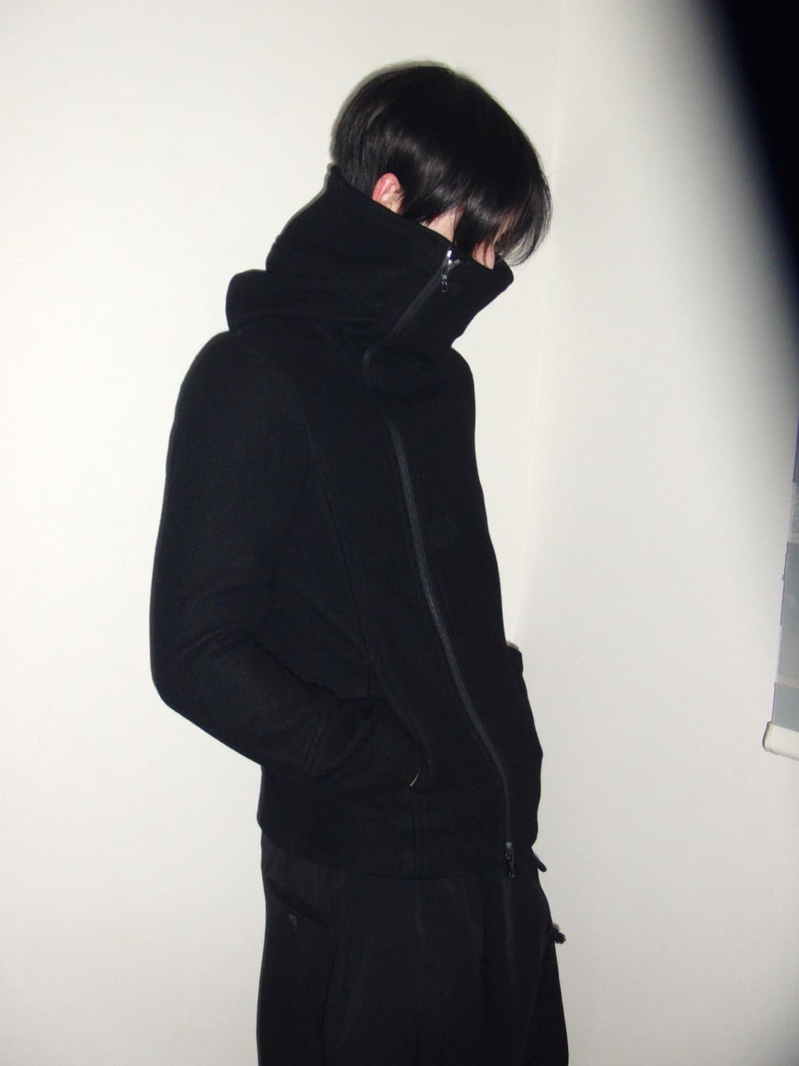 어태치먼트 비대칭 하이넥 후드 자켓 상품이미지2