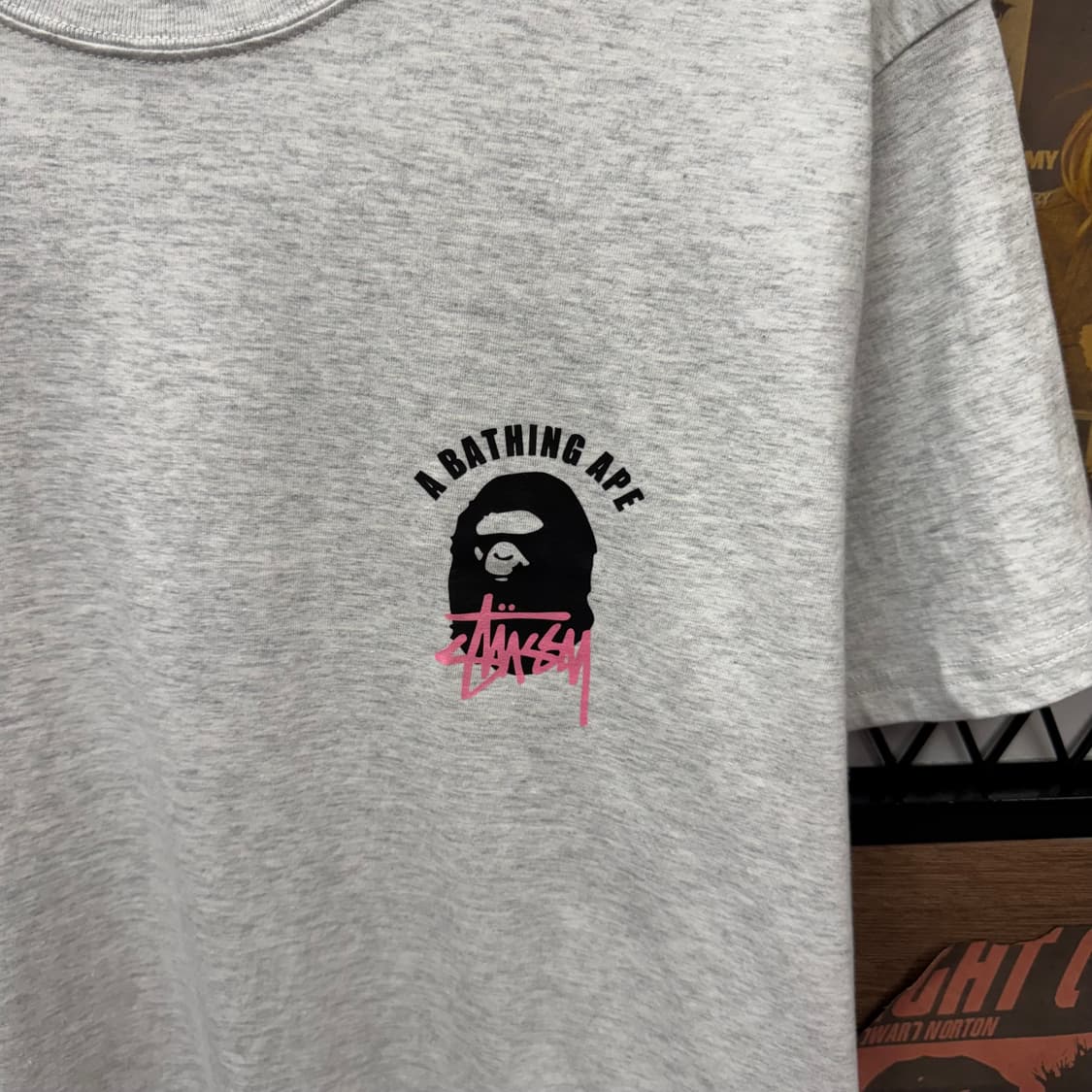 베이프 X 스투시 반팔티 후면 빅로고 포인트 화이트 그레이 상품이미지5