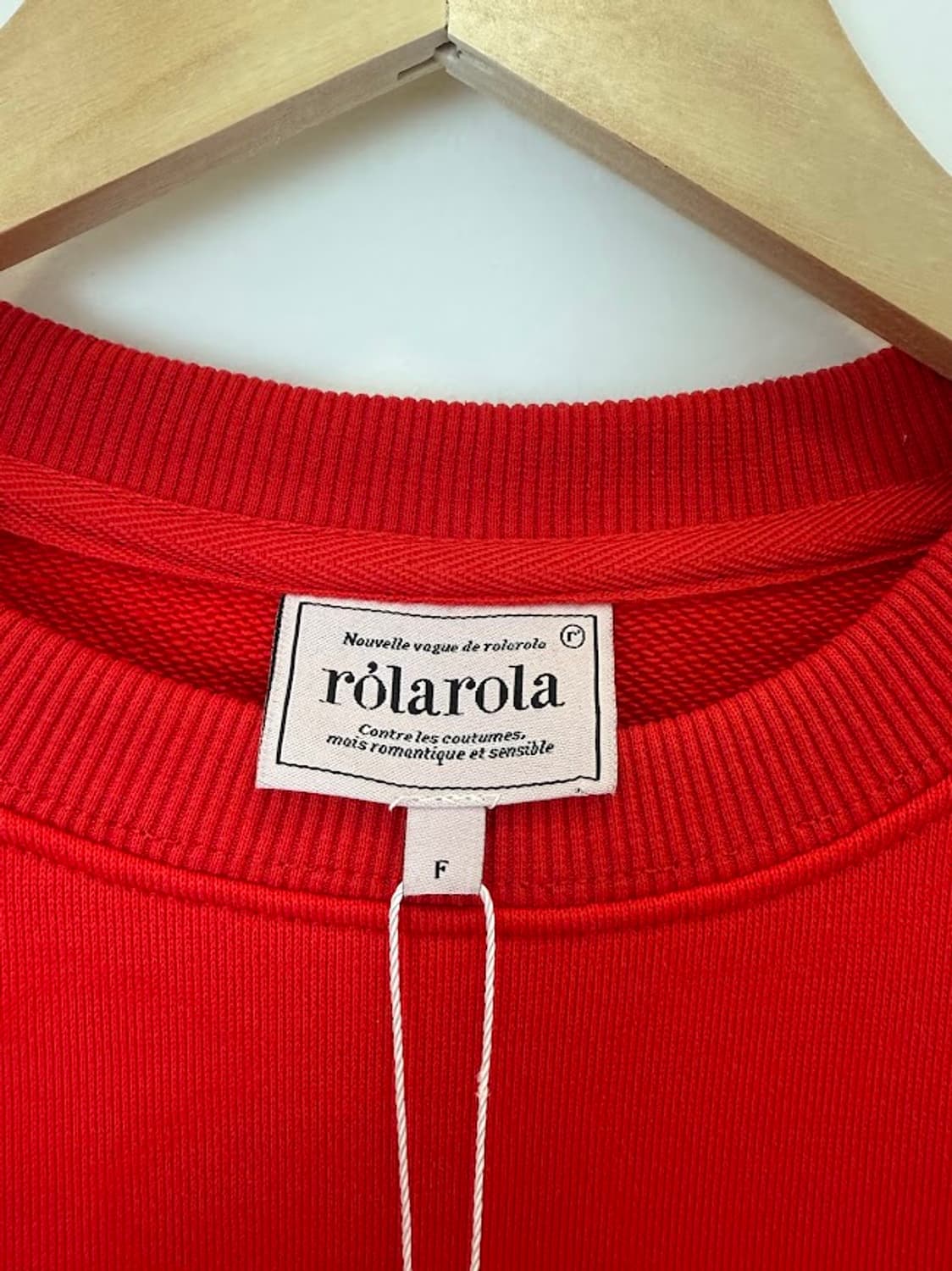 로라로라 레터링 맨투맨 레드 상품이미지3