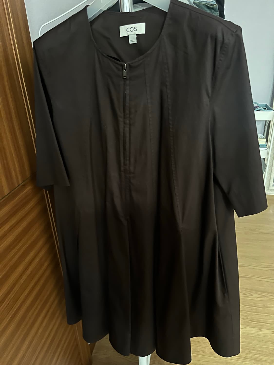 Cos 플리티드 집업 원피스 브라운 36 상품이미지1