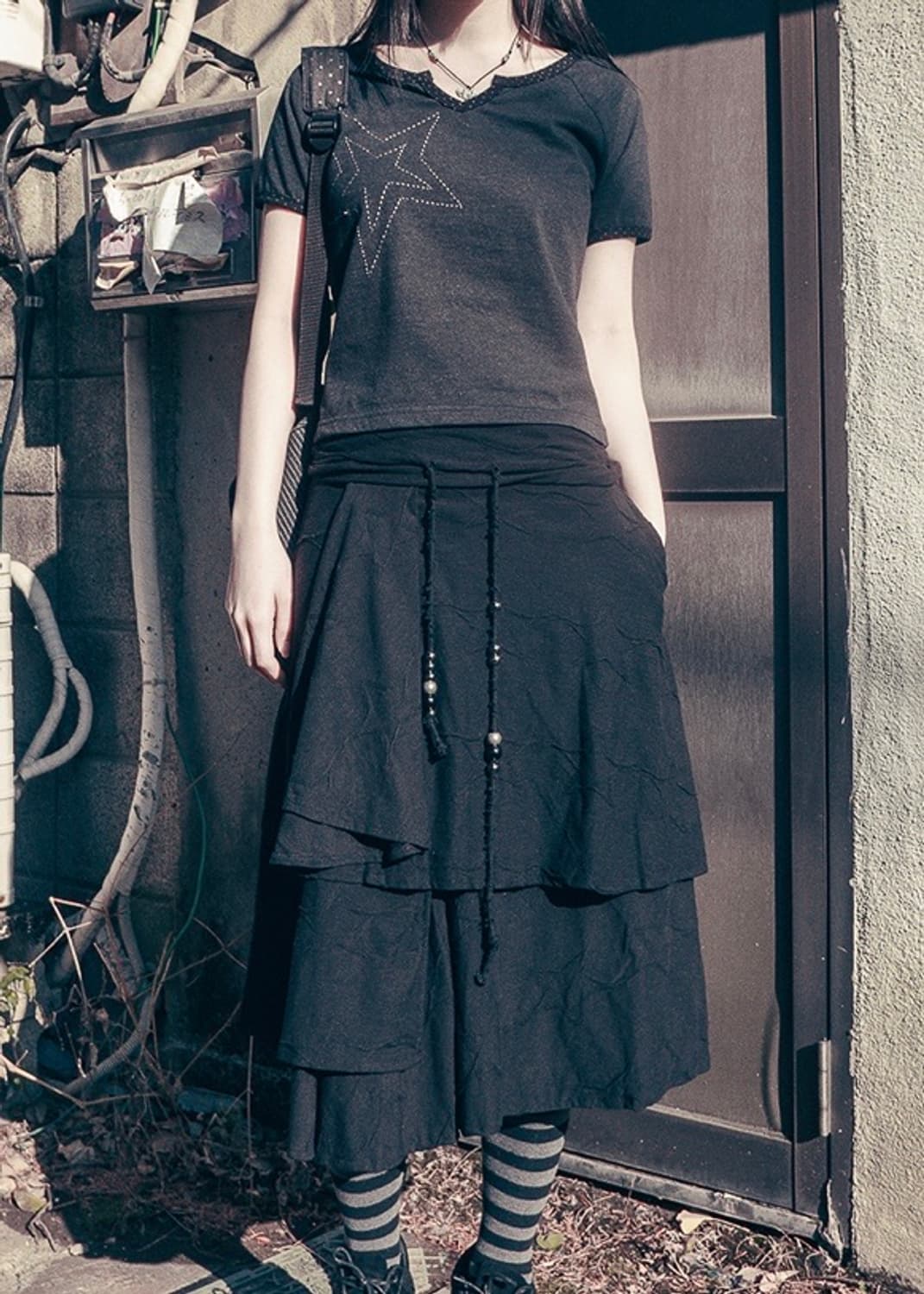 허그유어스킨 Star flayered midi skirt (Black) 상품이미지1