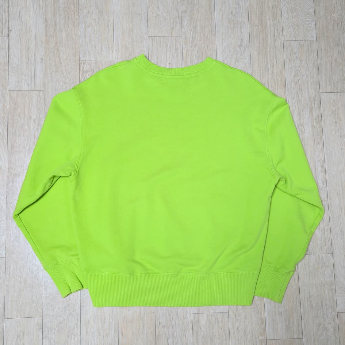 L) 캘빈클라인 CK 형광 라임 맨투맨 상품이미지4