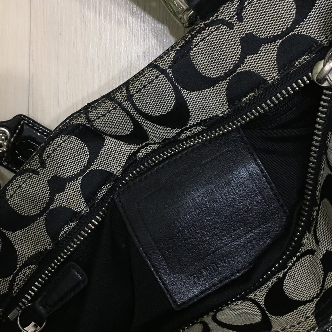 코치 블랙 시그니처 숄더백 상품이미지9