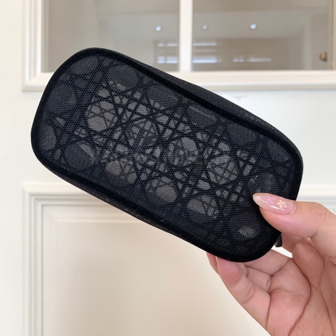 디올뷰티 까나쥬 메쉬 파우치 블랙 시즌 할인가 상품이미지1