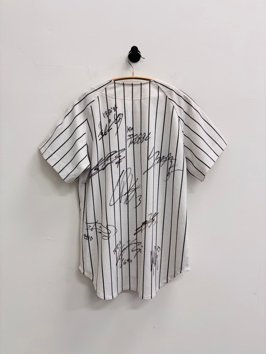 [싸인 다수] LG 트윈스 어센틱 핀스트라이프 홈 유니폼 상품이미지3