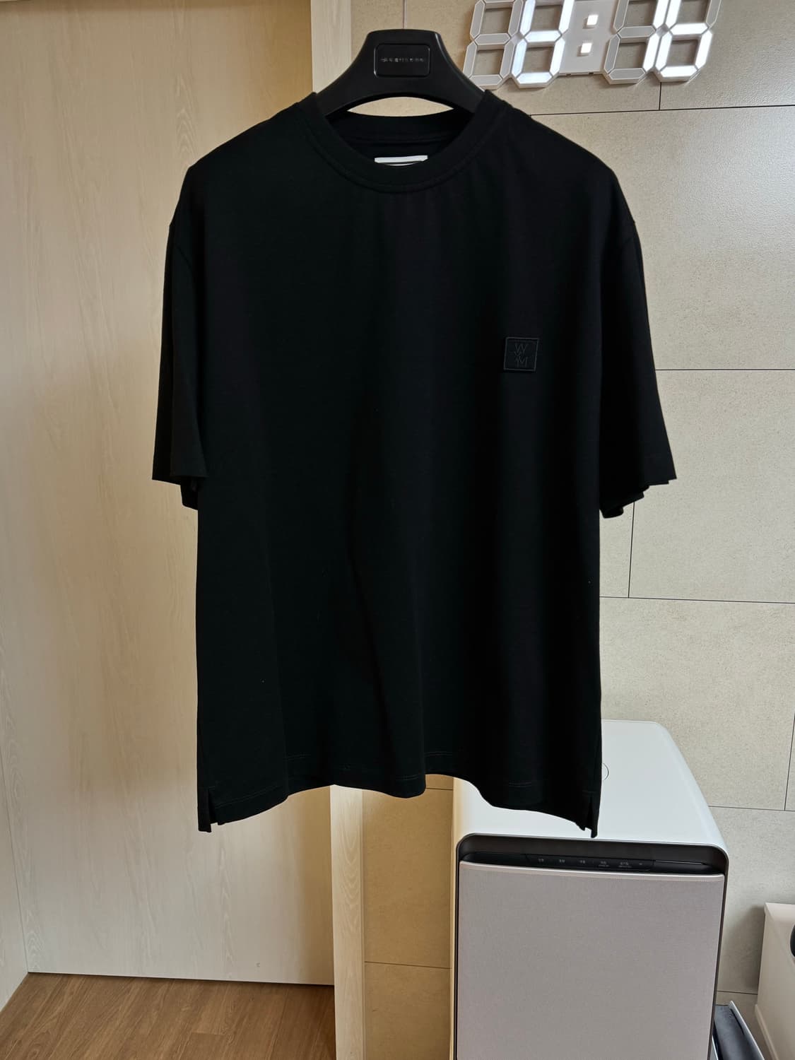 우영미 26ss 블랙 백로고 반팔티 48 상품이미지3