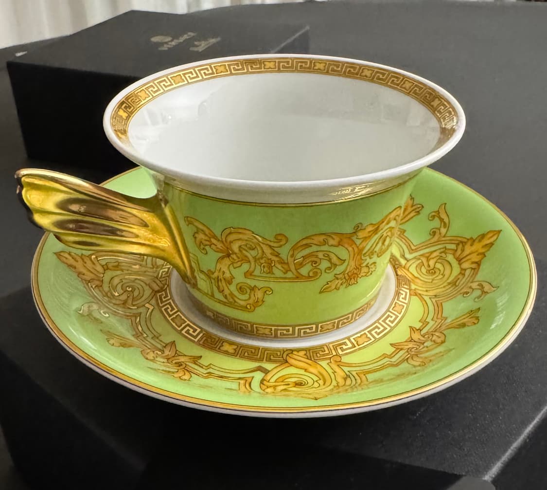 Versace x Rosenthal Gold Ivy Teacup & Sa 상품이미지1