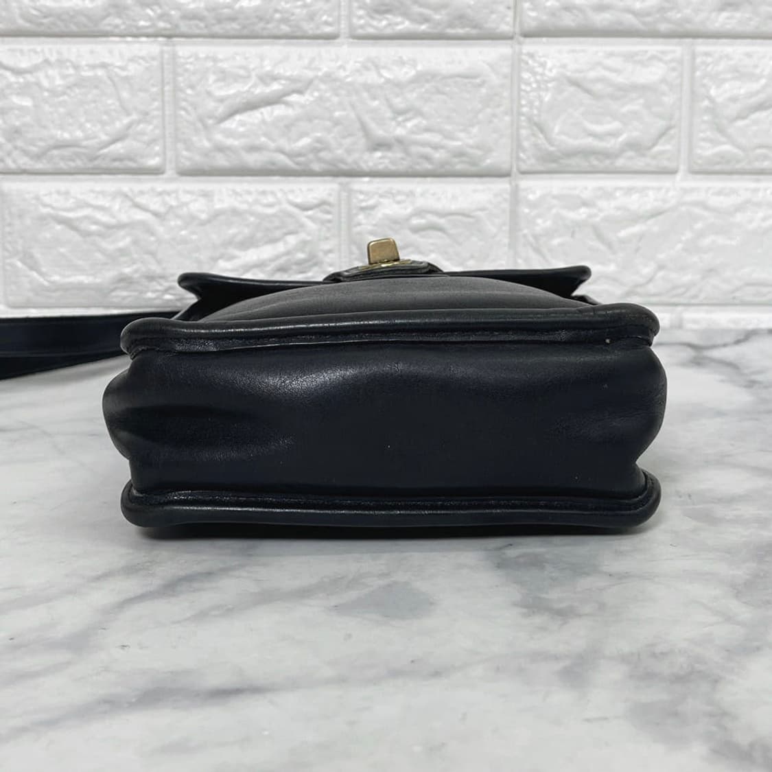 Old Coach Small Flap Crossbody Bag 상품이미지4