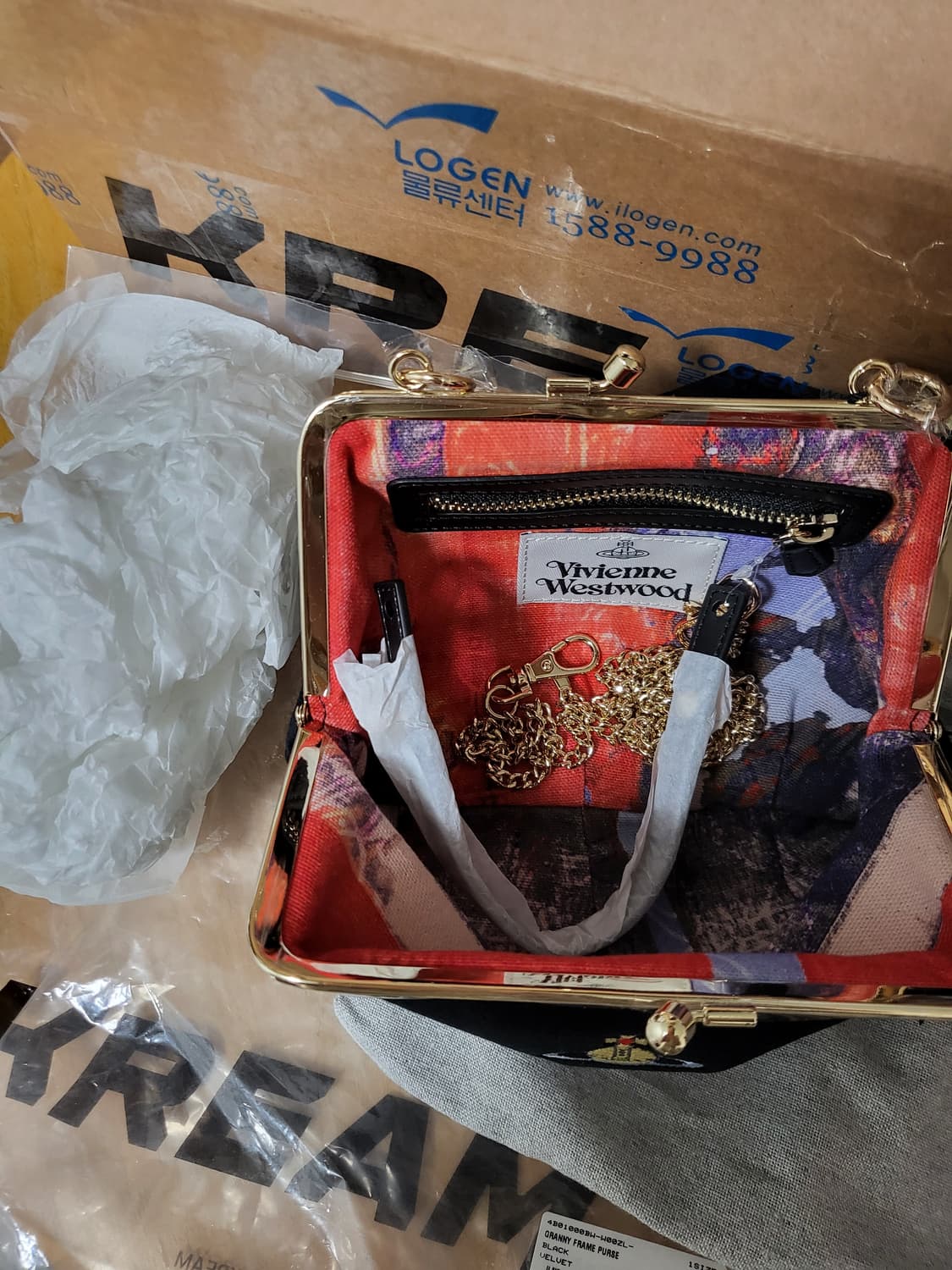 25SS 비비안웨스트우드 벨벳 그래니 프레임 펄스 크로스백 새상품 상품이미지3