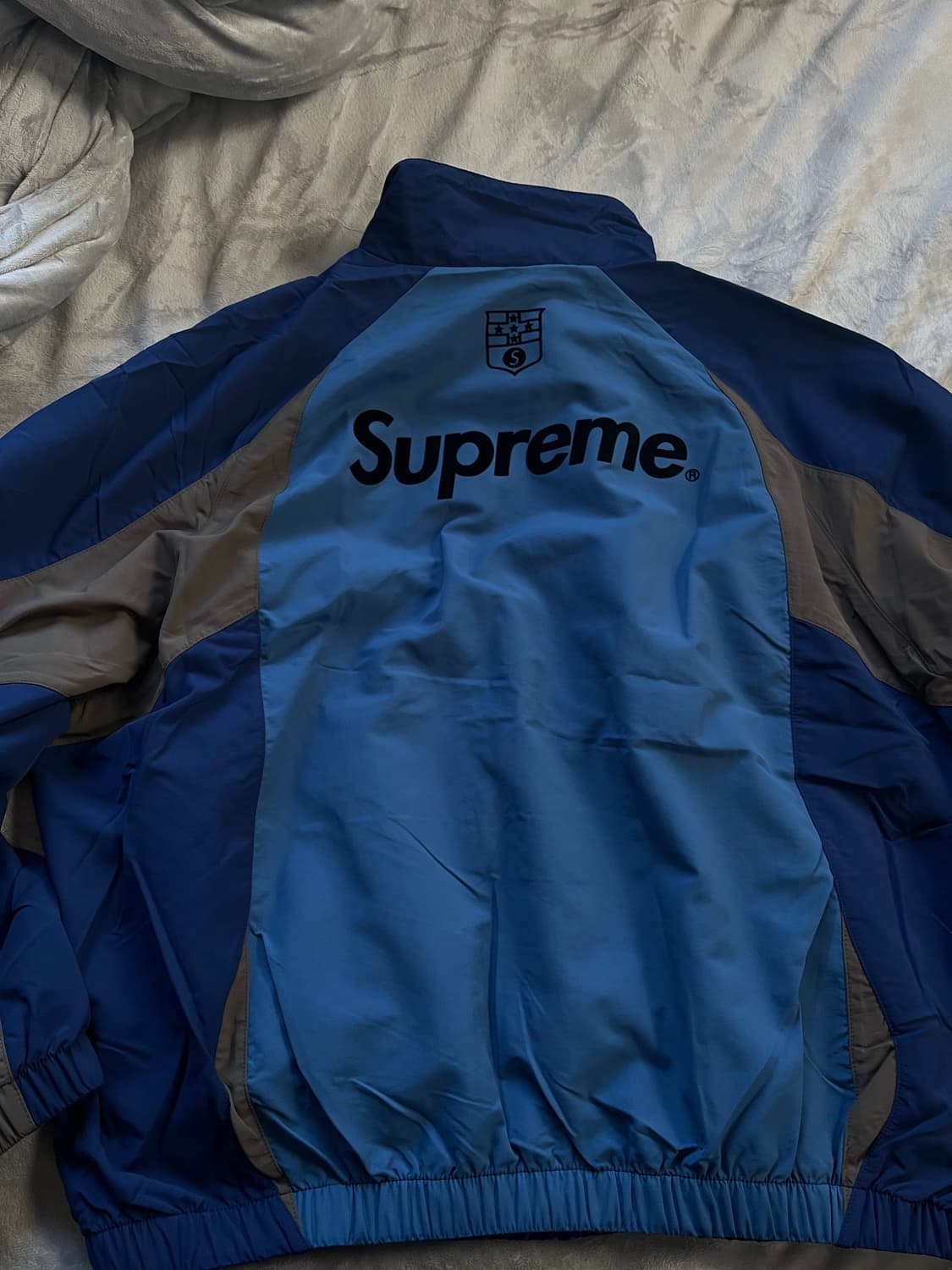 슈프림 s트랙 M사이즈 L사이즈 교환및판매 상품이미지1