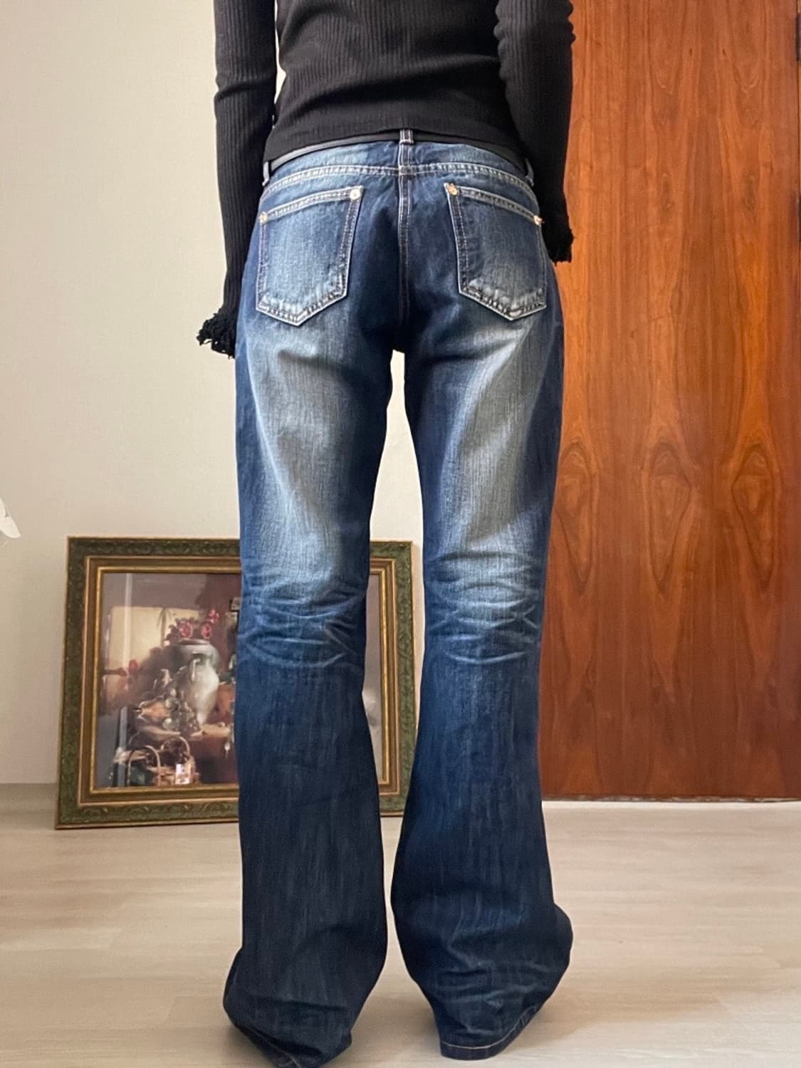 로우 딥딥 엠보워싱 세미부츠컷 데님팬츠 상품이미지4