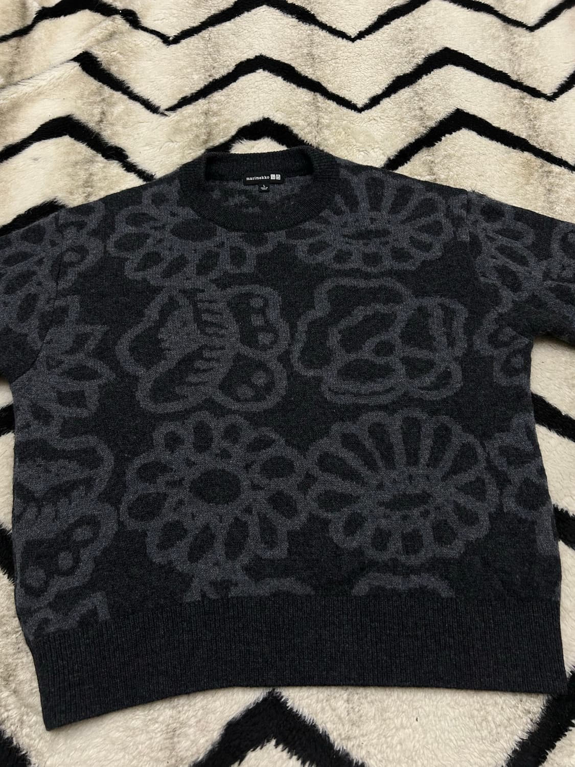 [L]유니클로x마리메꼬 라운트 패턴 니트 상품이미지3