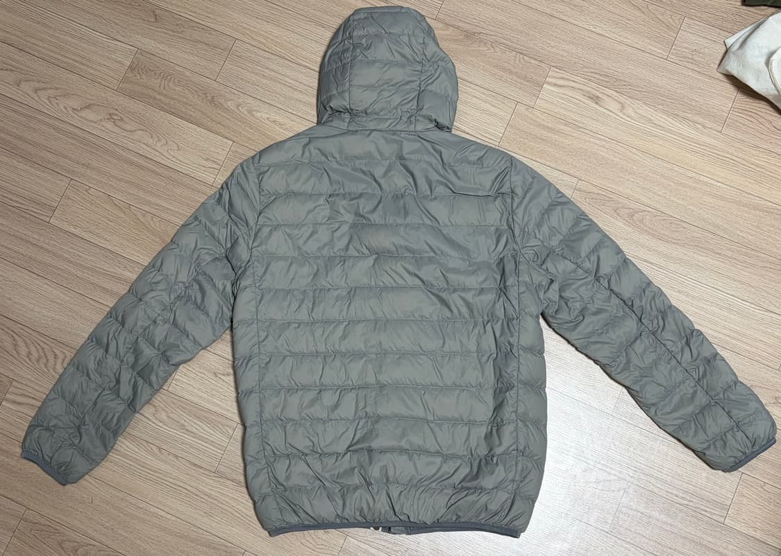 베이프 경량패딩 L 그레이 판매합니다 상품이미지2