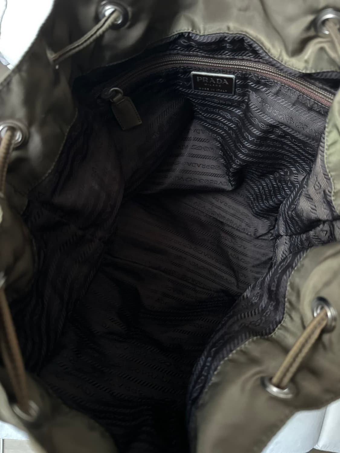 프라다 백팩 카키 상품이미지10