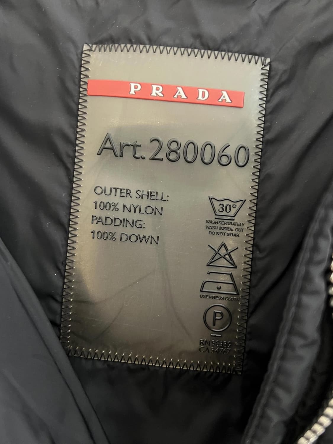 프라다 패딩 상품이미지2