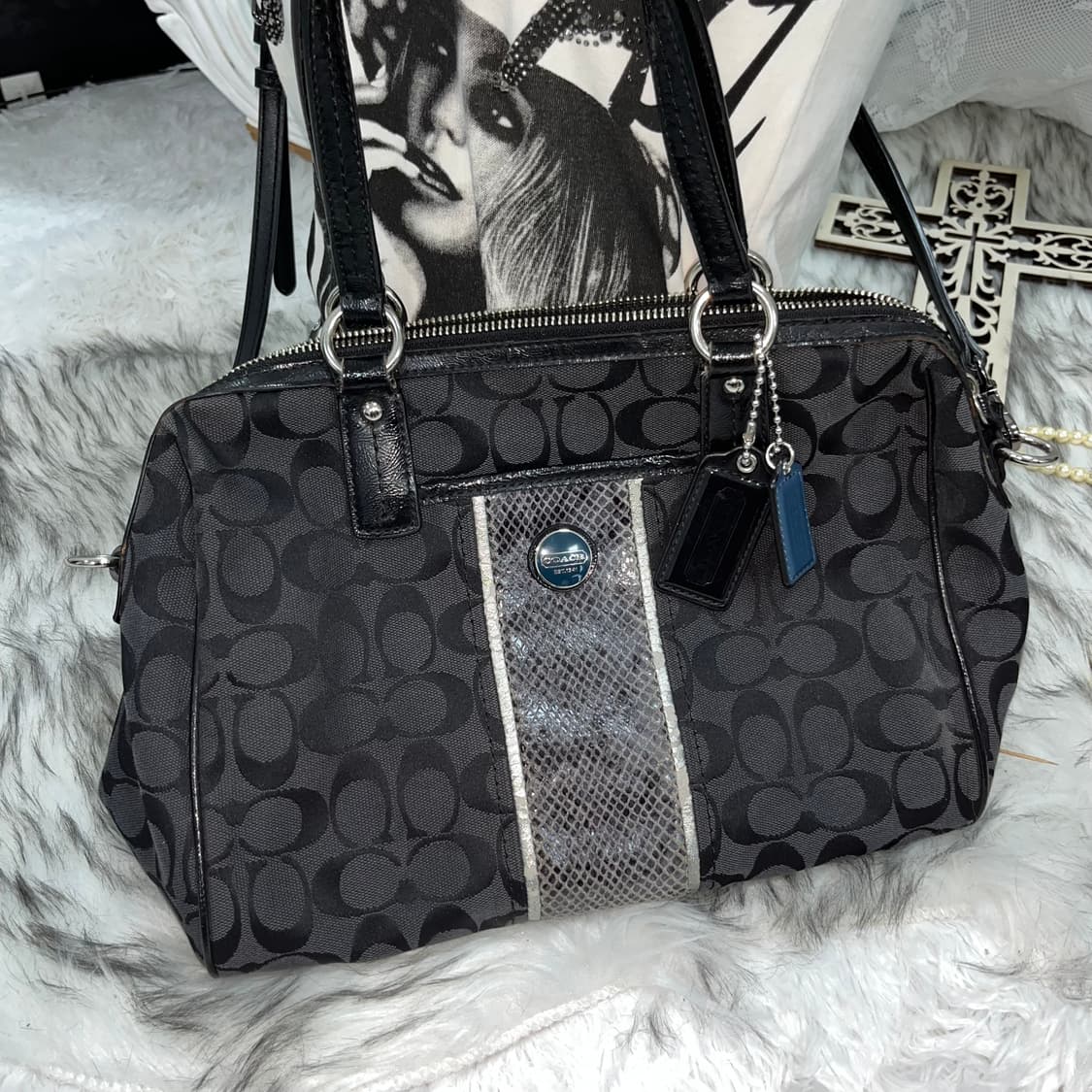 Coach 블랙 크로스백 상품이미지2