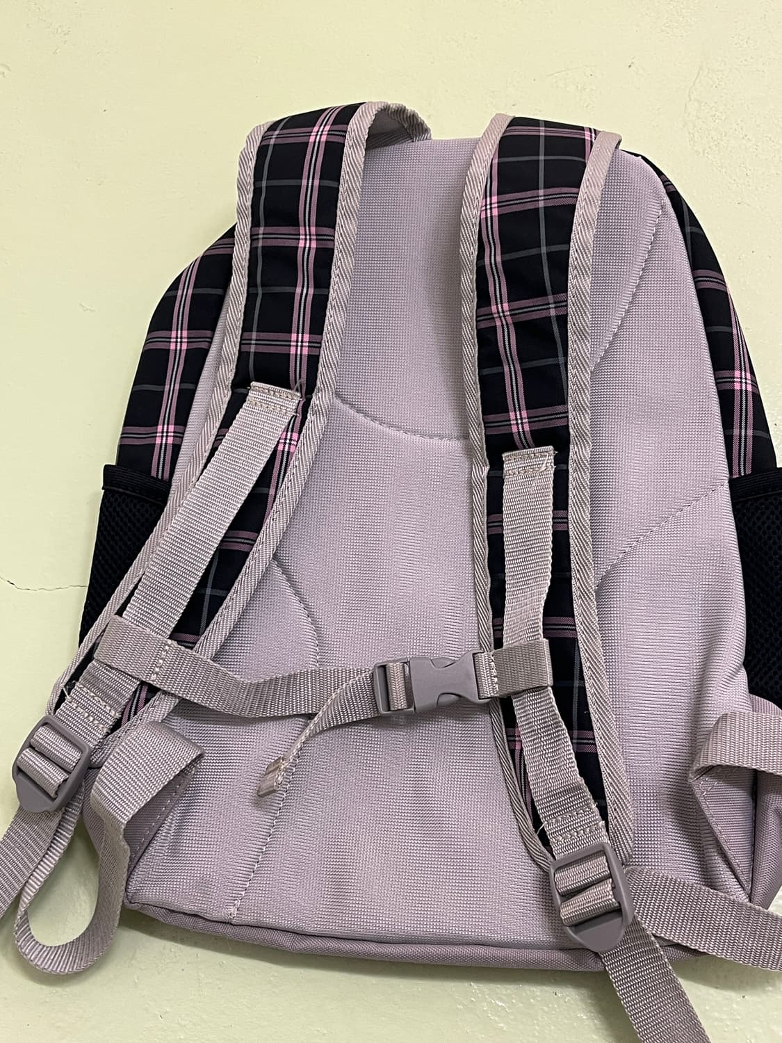 베네통 블랙 핑크 체크 백팩 💕 상품이미지10