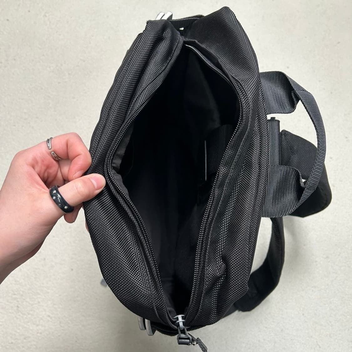캘빈클라인진 블랙 컬러 백팩 상품이미지6
