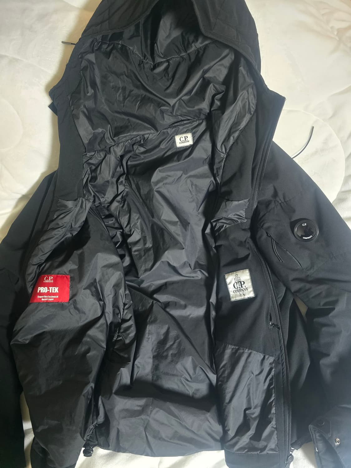 CP 컴퍼니 렌즈 소프트쉘 자켓(105사이즈) 상품이미지3
