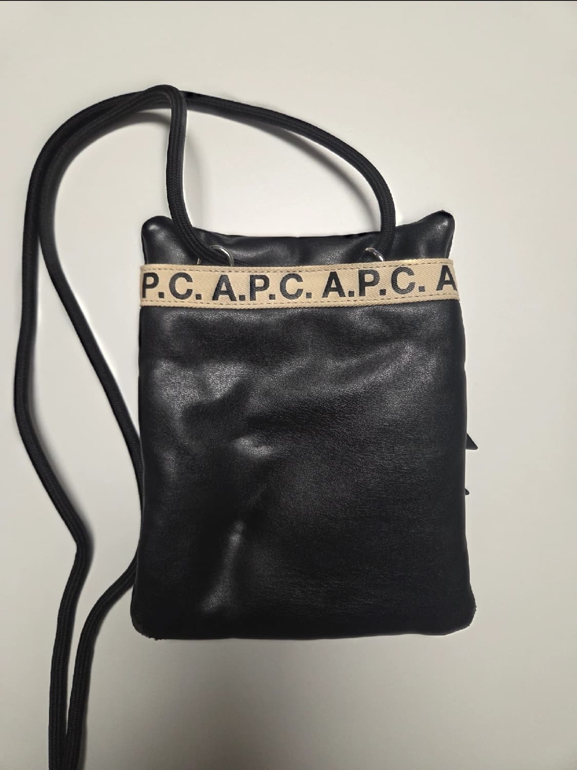 아페쎄 apc 파유치 크로스백 상품이미지2