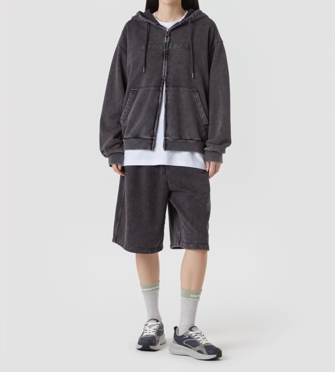 엄브로 워시드 니트 후디 집업 차콜 상품이미지1