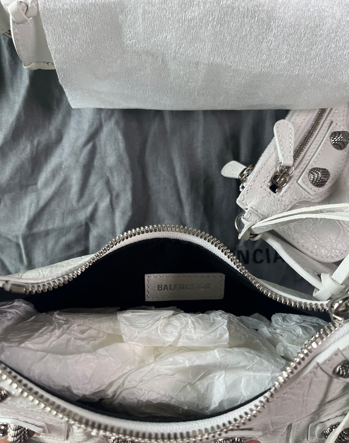 (새상품)발렌시아가 아레나 램스킨 르카골 XS 화이트 상품이미지6