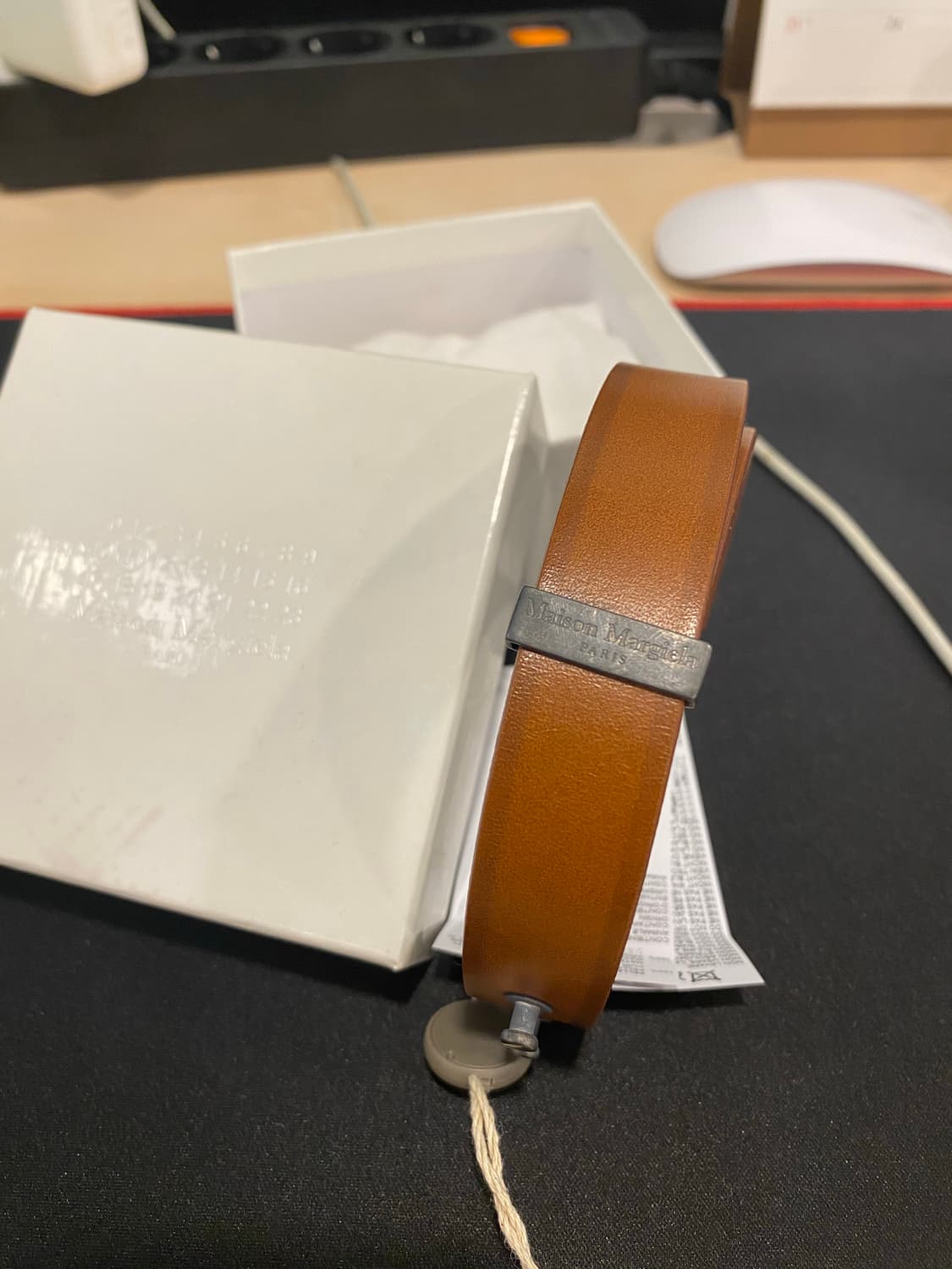 마르지엘라 레더 팔찌 상품이미지1