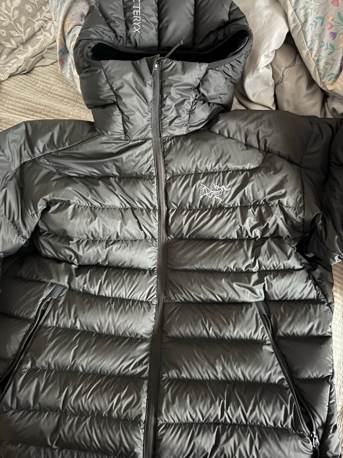 아크테릭스 세륨 블랙 M사이즈 팝니다 상품이미지1