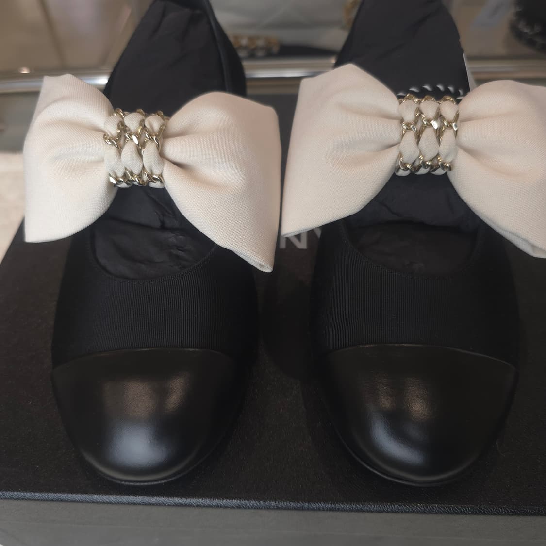 [정품] 샤넬 메리제인 리본 슈즈 36.5 (새상품) 상품이미지2