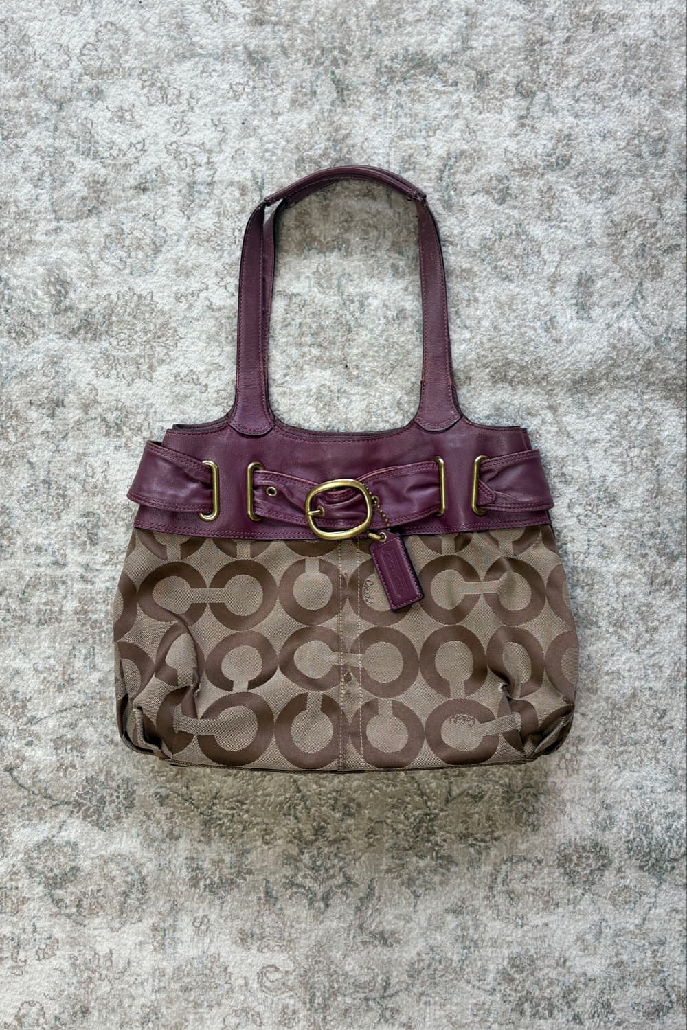 Coach Signature Canvas Shoulder Bag 상품이미지2