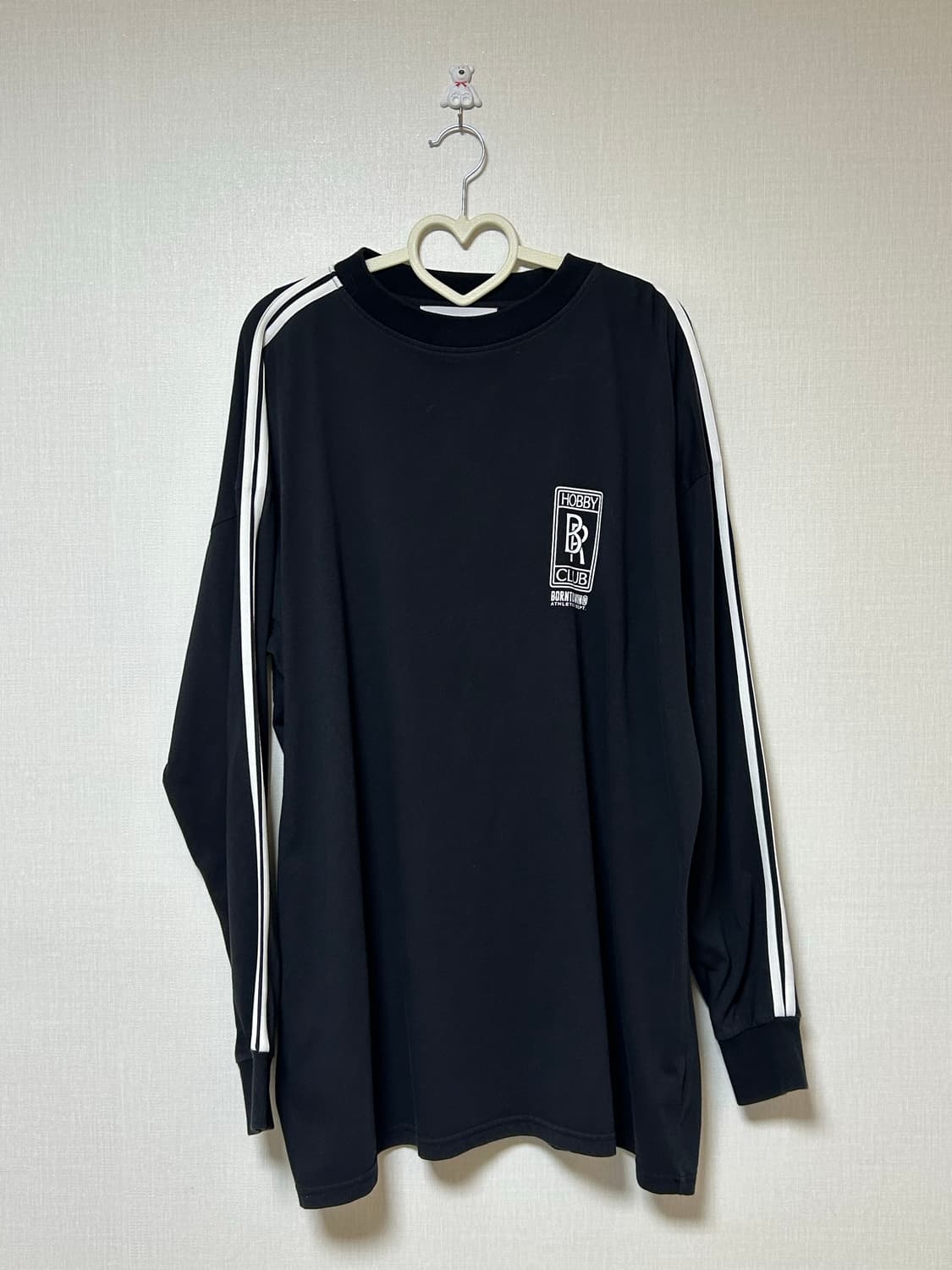 BORNTOWIN 검정 긴팔 티셔츠 상품이미지1