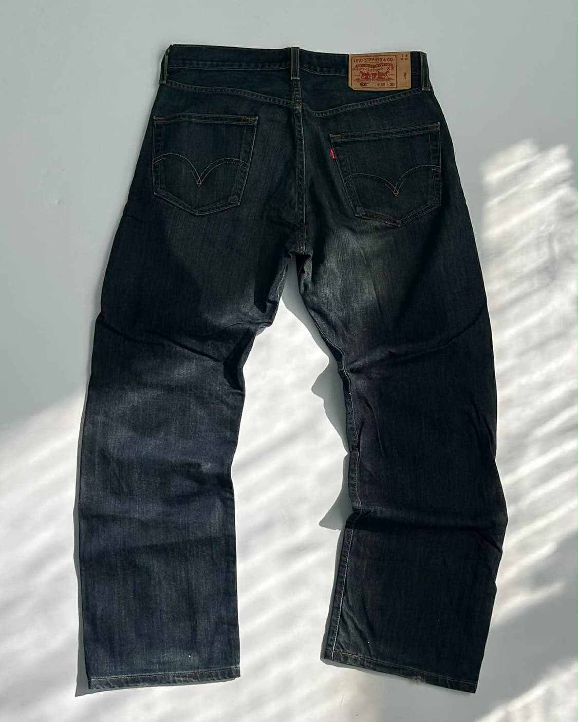 [34/30] 리바이스 501 워싱 스트레이트 데님 진 팬츠 상품이미지3