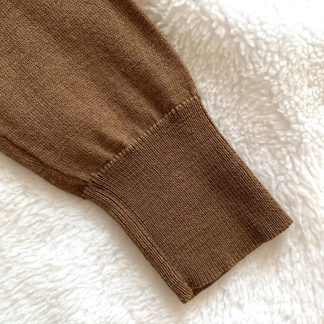 일본 유니클로 울 100  브이넥 니트 상품이미지6