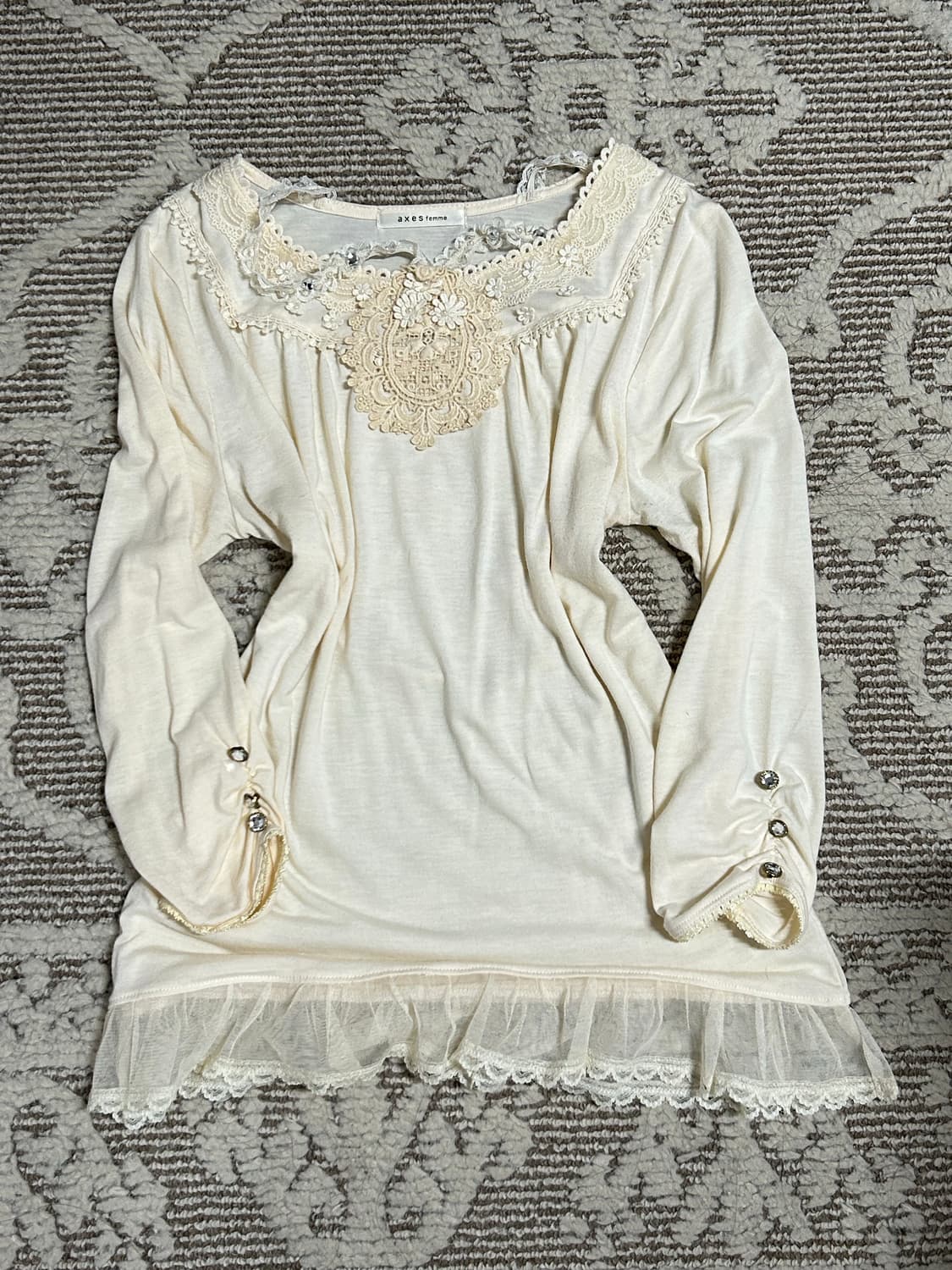 엑시즈팜 큐빅레이스 블라우스 상품이미지1