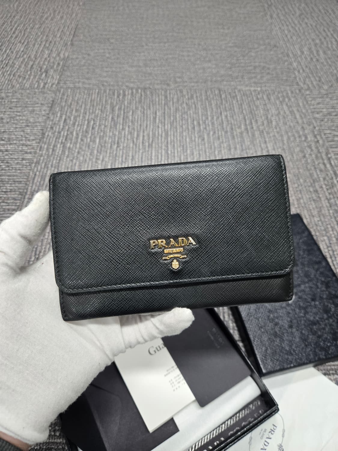 [특가][정품] 프라다 사피아노 카드홀더 반지갑 상품이미지1