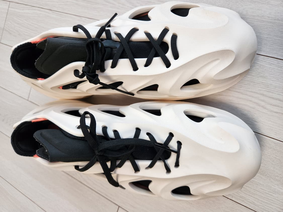 아디다스 운동화 오리지널 아디폼 Q 원더 화이트 사이즈300

밝은색이라 상품이미지4