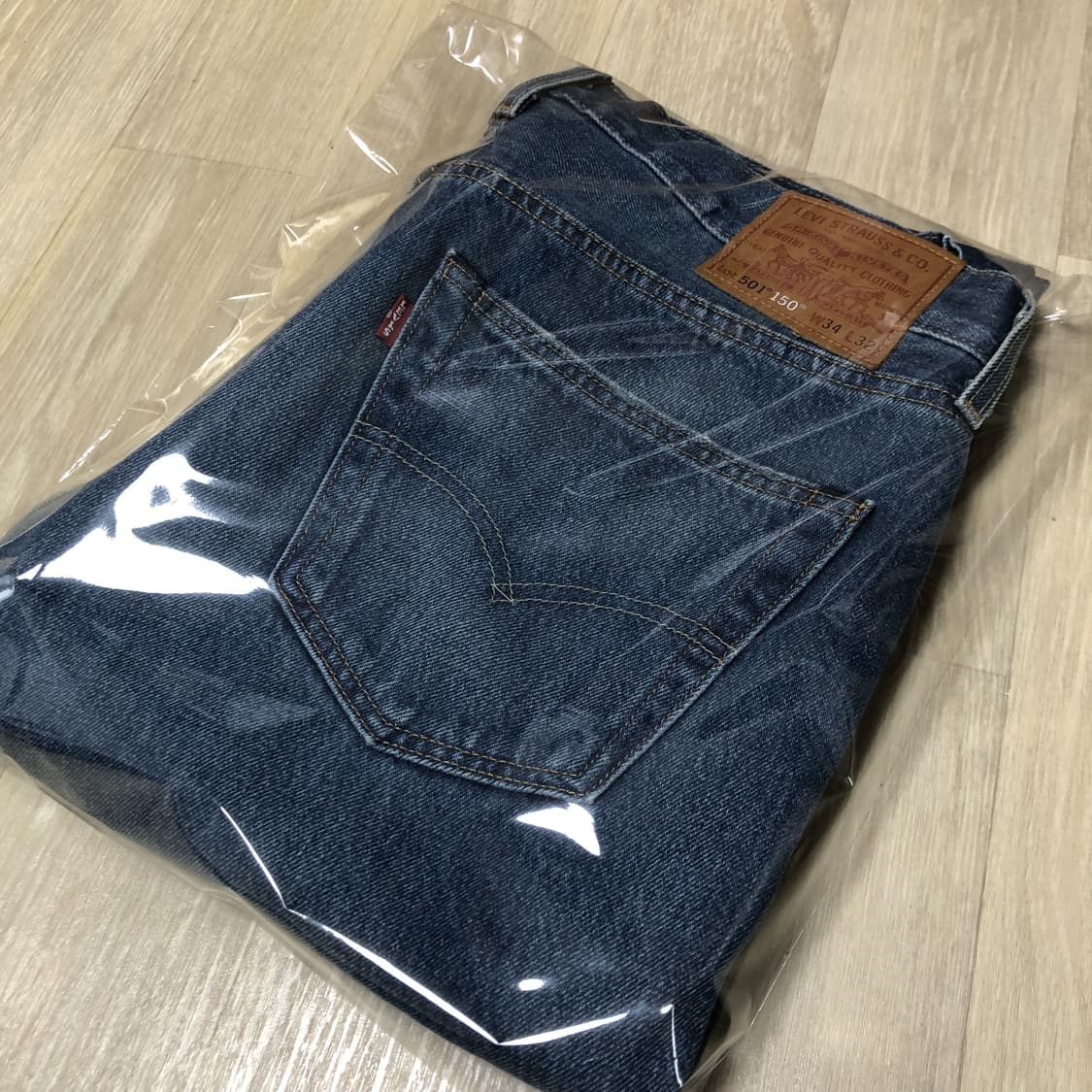 (34) 리바이스 501 150 주년 스트레이트핏 디스트로이드 연청데님 상품이미지10