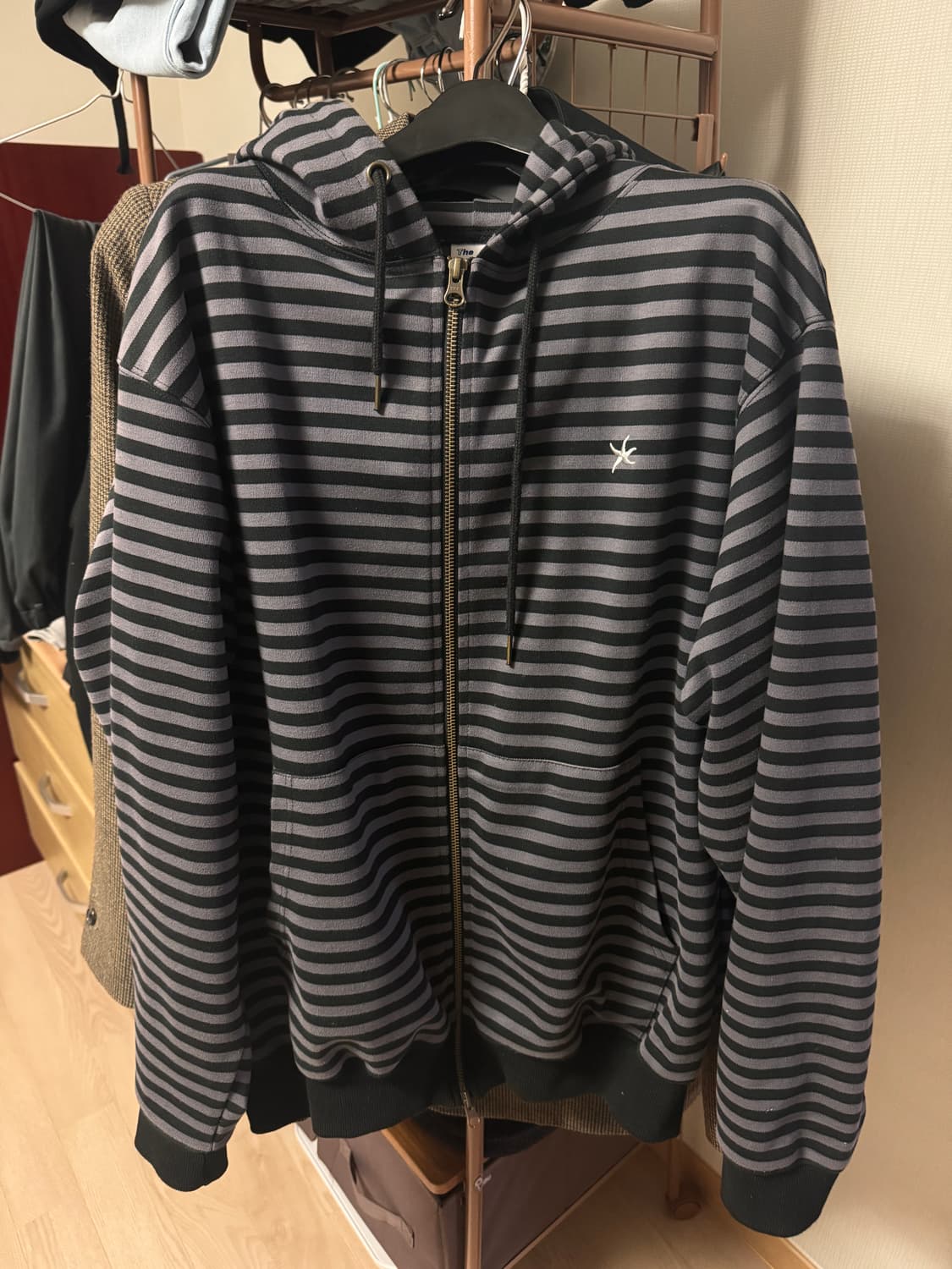 TCM stripe hooded zip-up (charcoal/black 상품이미지2